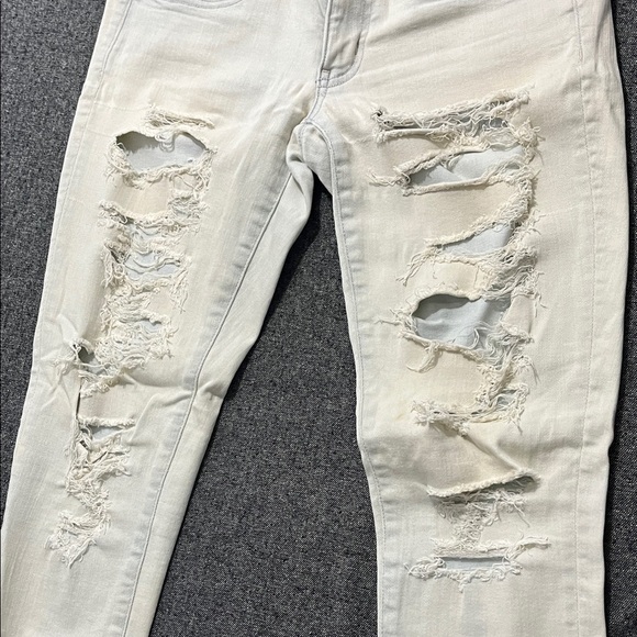 American Eagle Outfitters Cream Distressed Skinny Jeans - Picture 2 of 5